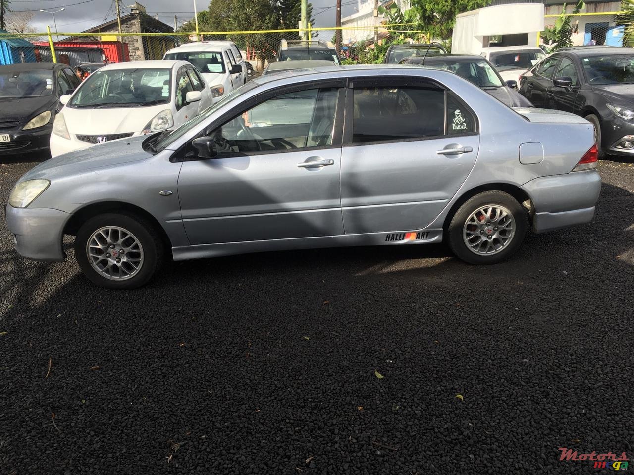 2005' Mitsubishi Lancer photo #5