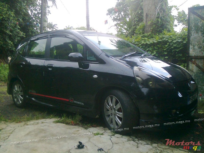 2004' Honda Jazz photo #1