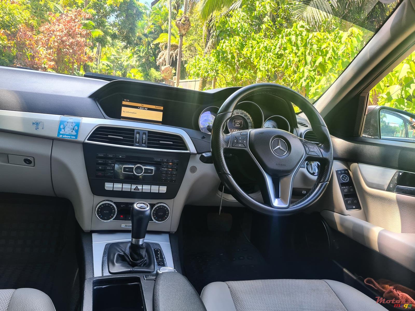 2012' Mercedes-Benz C-Class C180 automatic photo #6