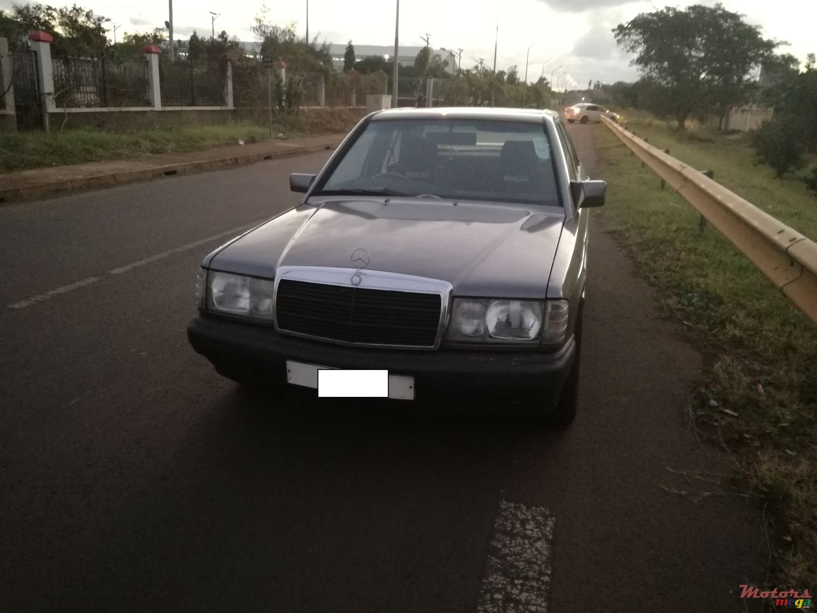 1992' Mercedes-Benz 190E Carburator + No AC photo #5