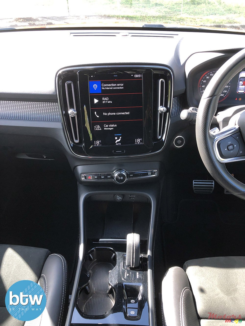 2021' Volvo XC40 photo #5