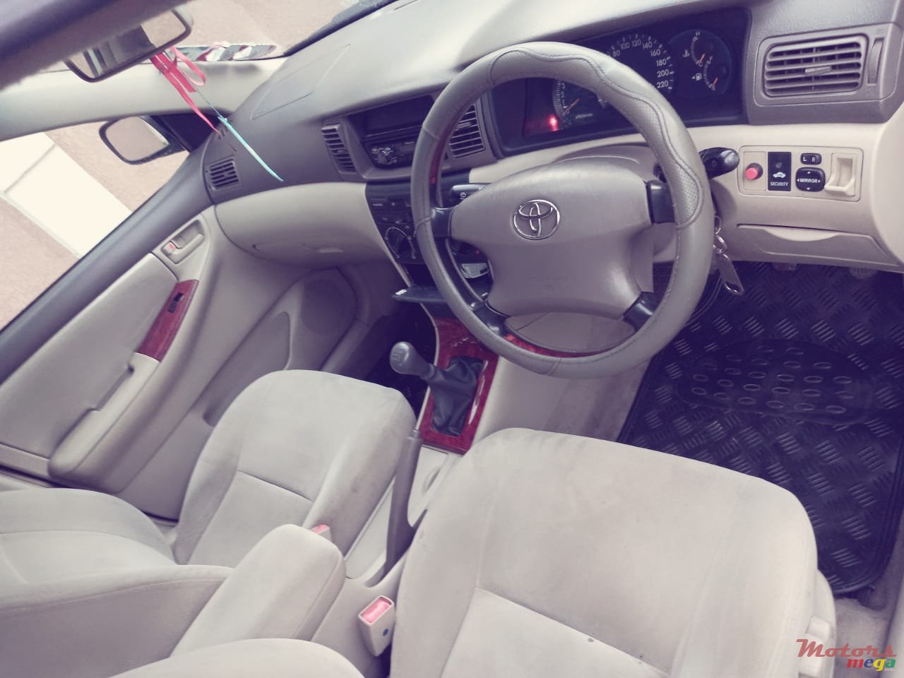 2003' Toyota Corolla photo #2