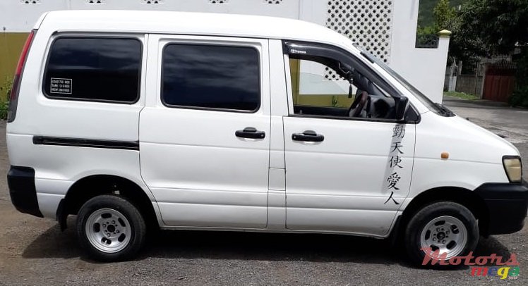 2002' Toyota Town Ace Goods Vehicle photo #3