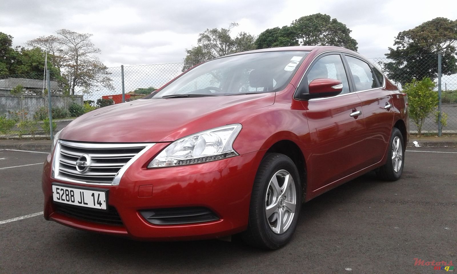 2014' Nissan Sentra photo #2