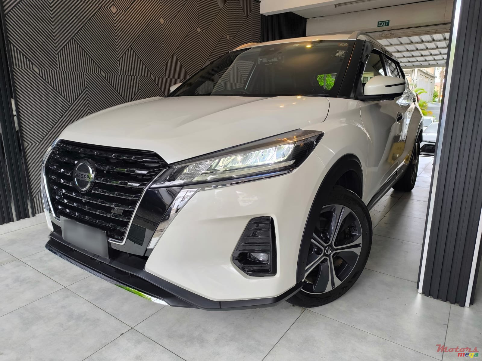 2023' Nissan photo #3