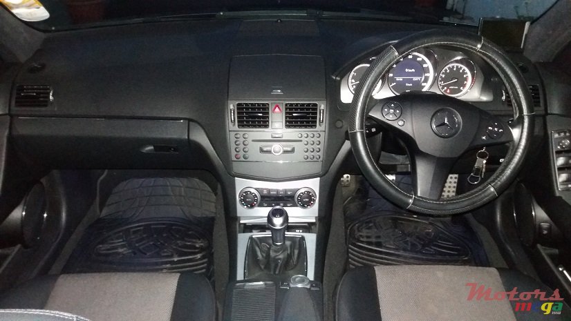 2010' Mercedes-Benz C-Class AMG Pack photo #5