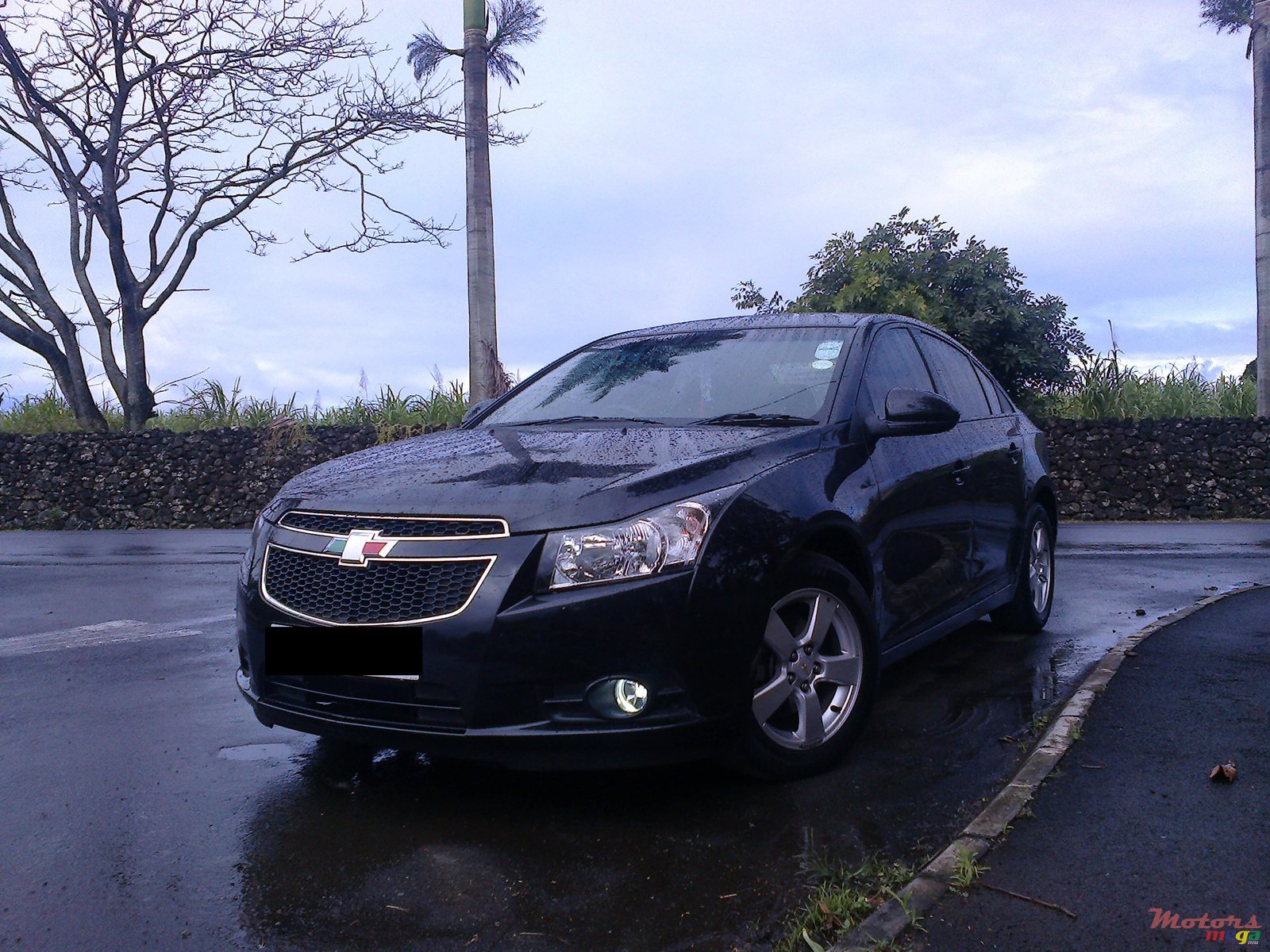 2011' Chevrolet Cruze photo #2