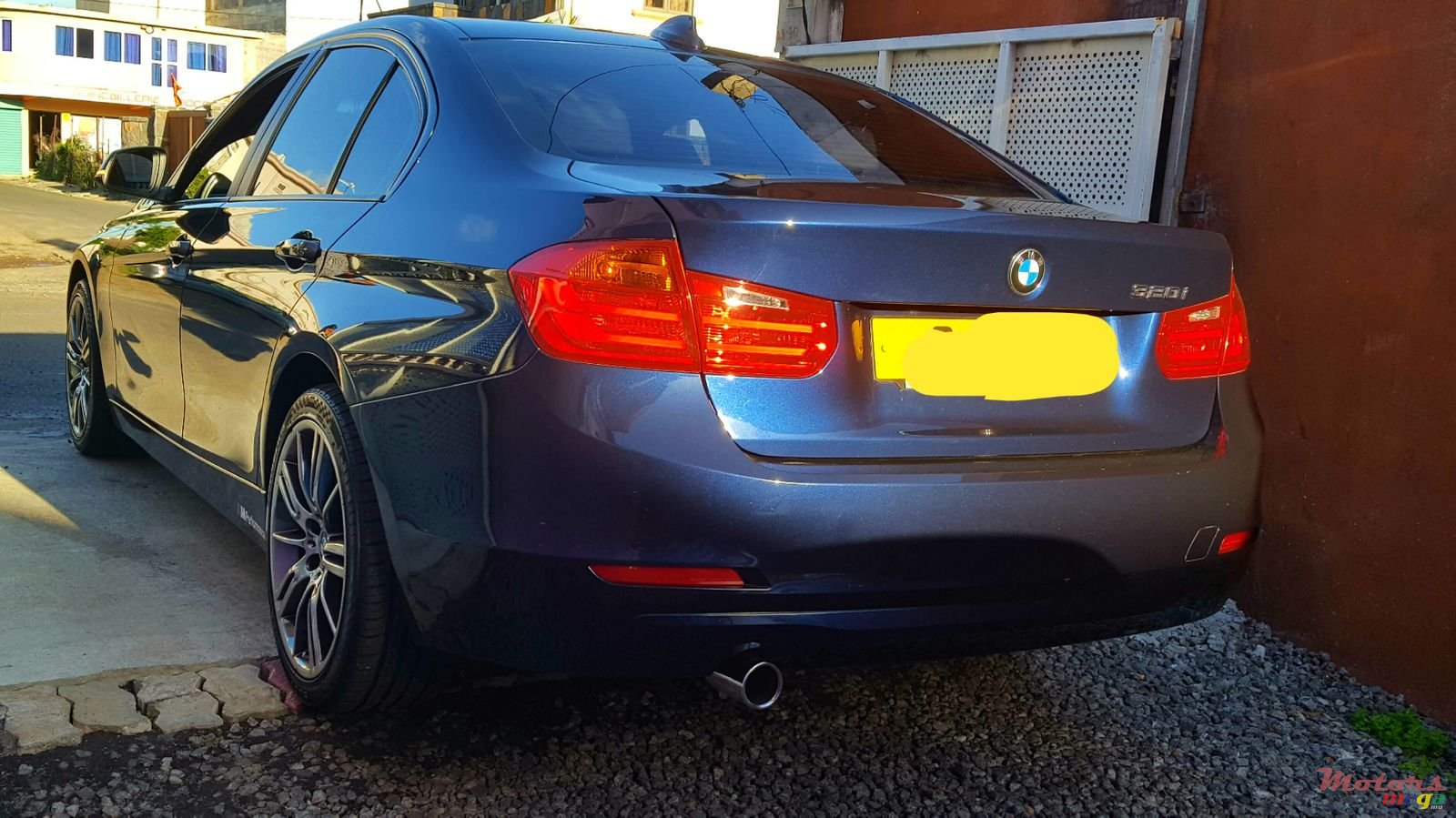 2013' BMW 320 photo #1