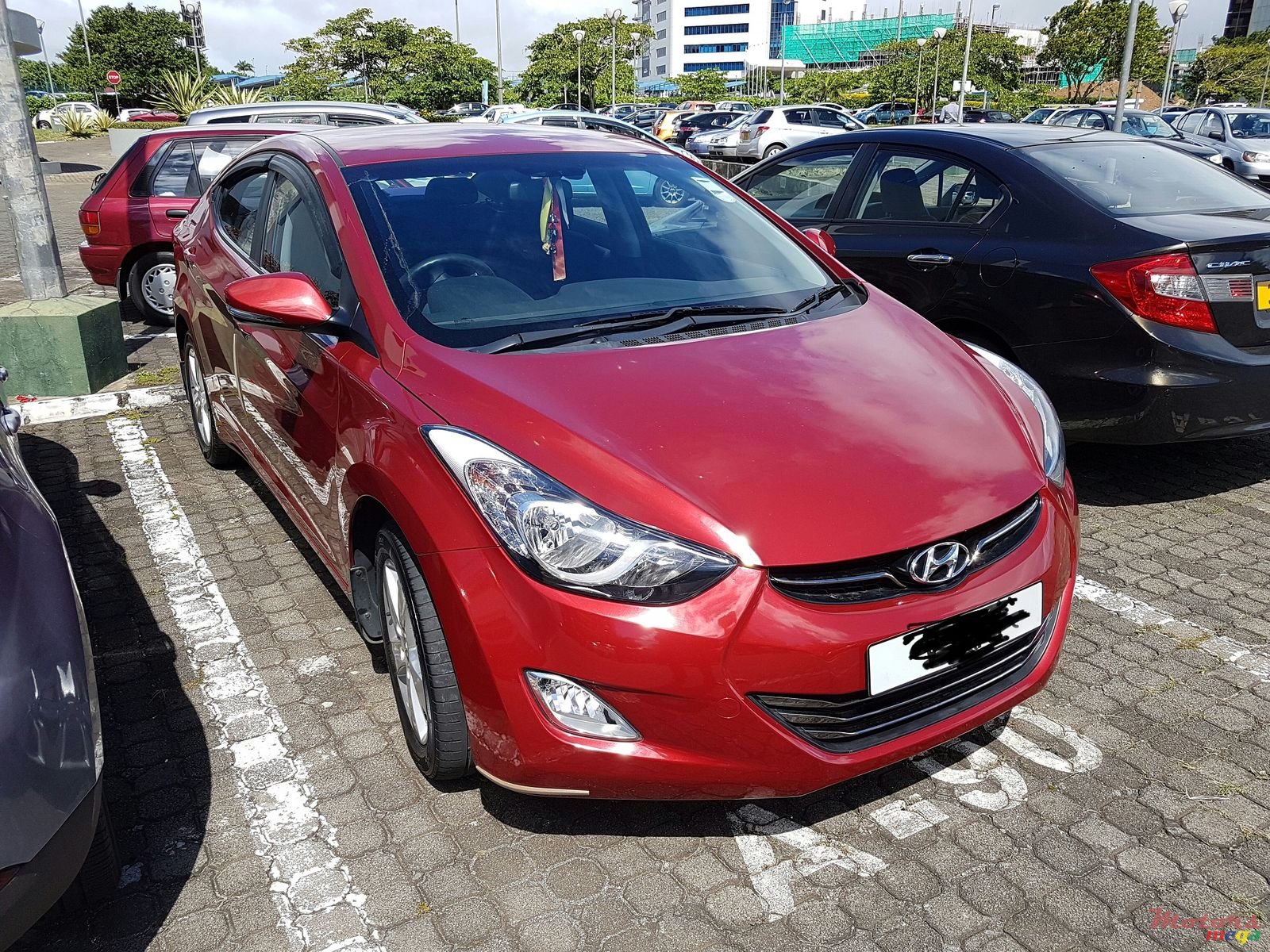 2012' Hyundai Elantra photo #1