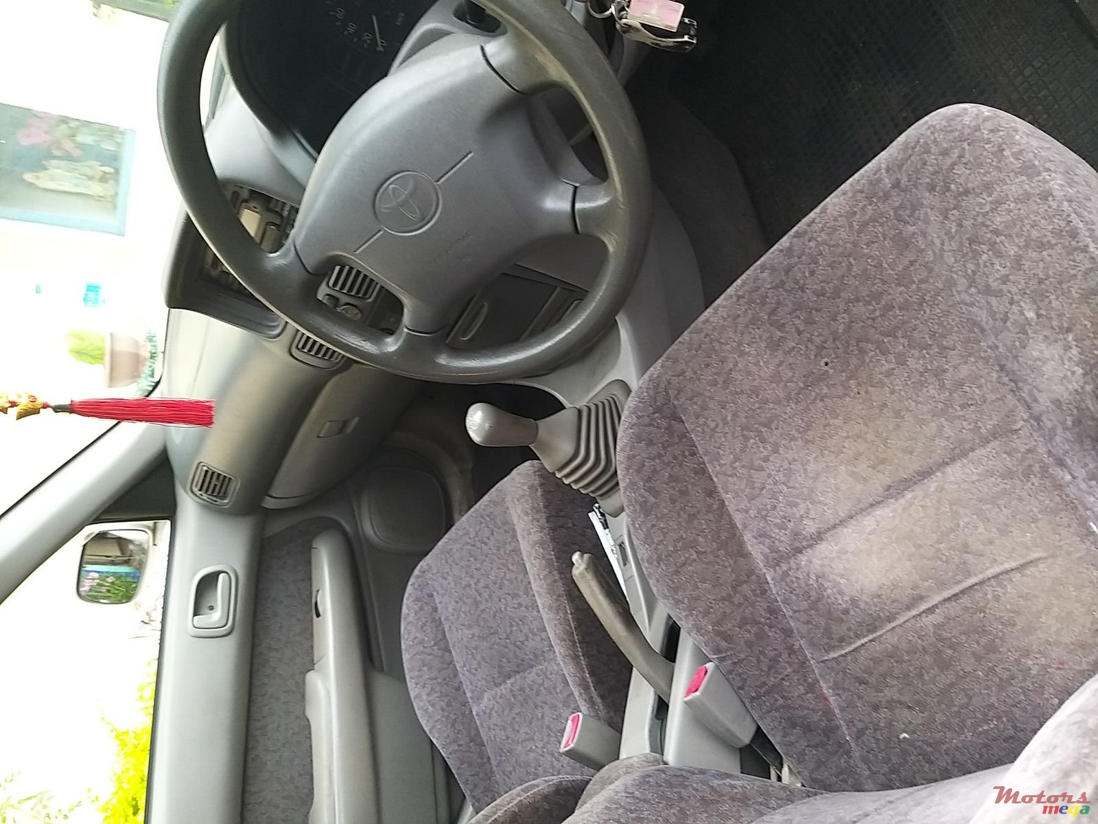 2000' Toyota Sprinter photo #2