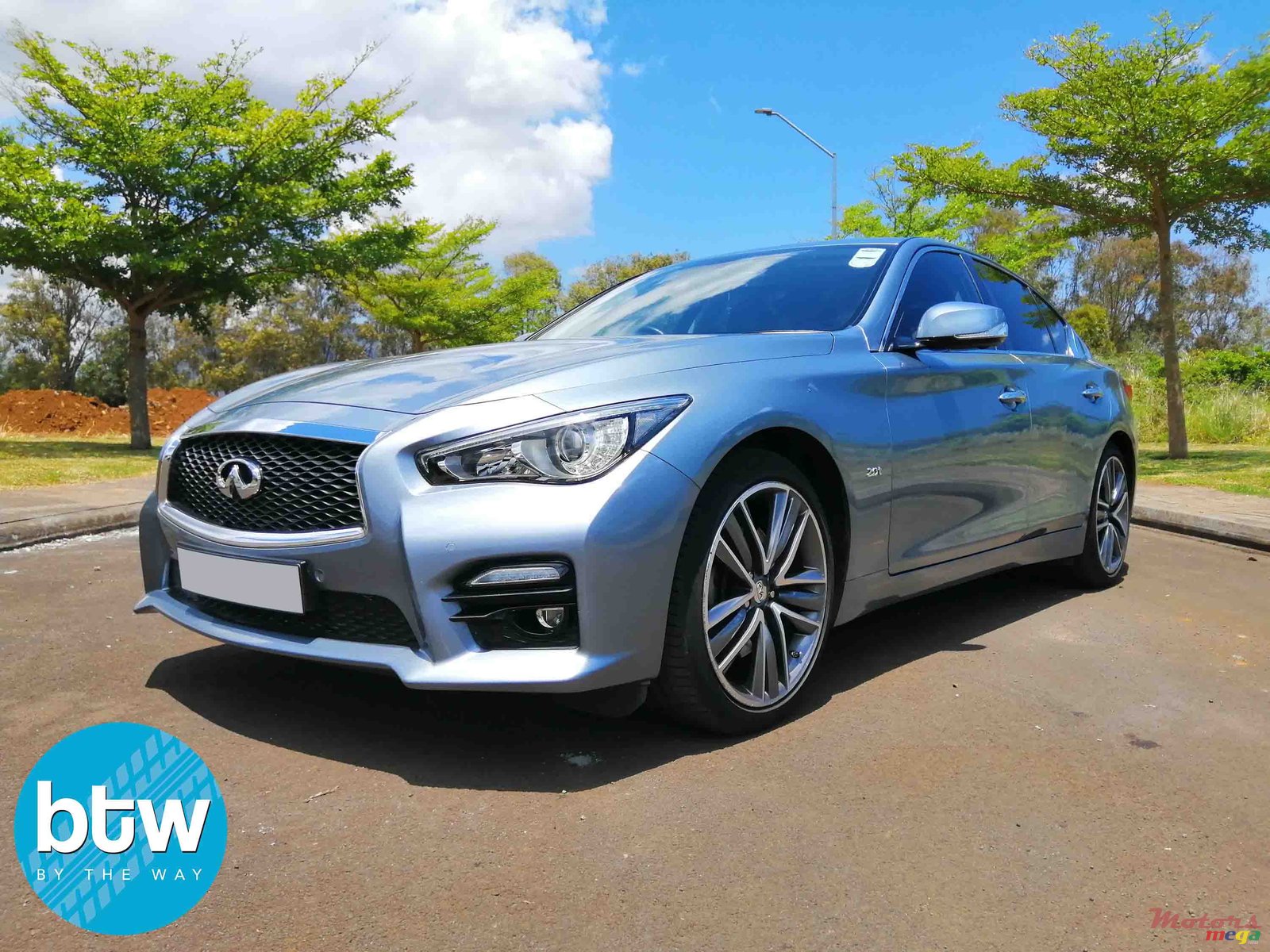 2015' Infiniti Q photo #2