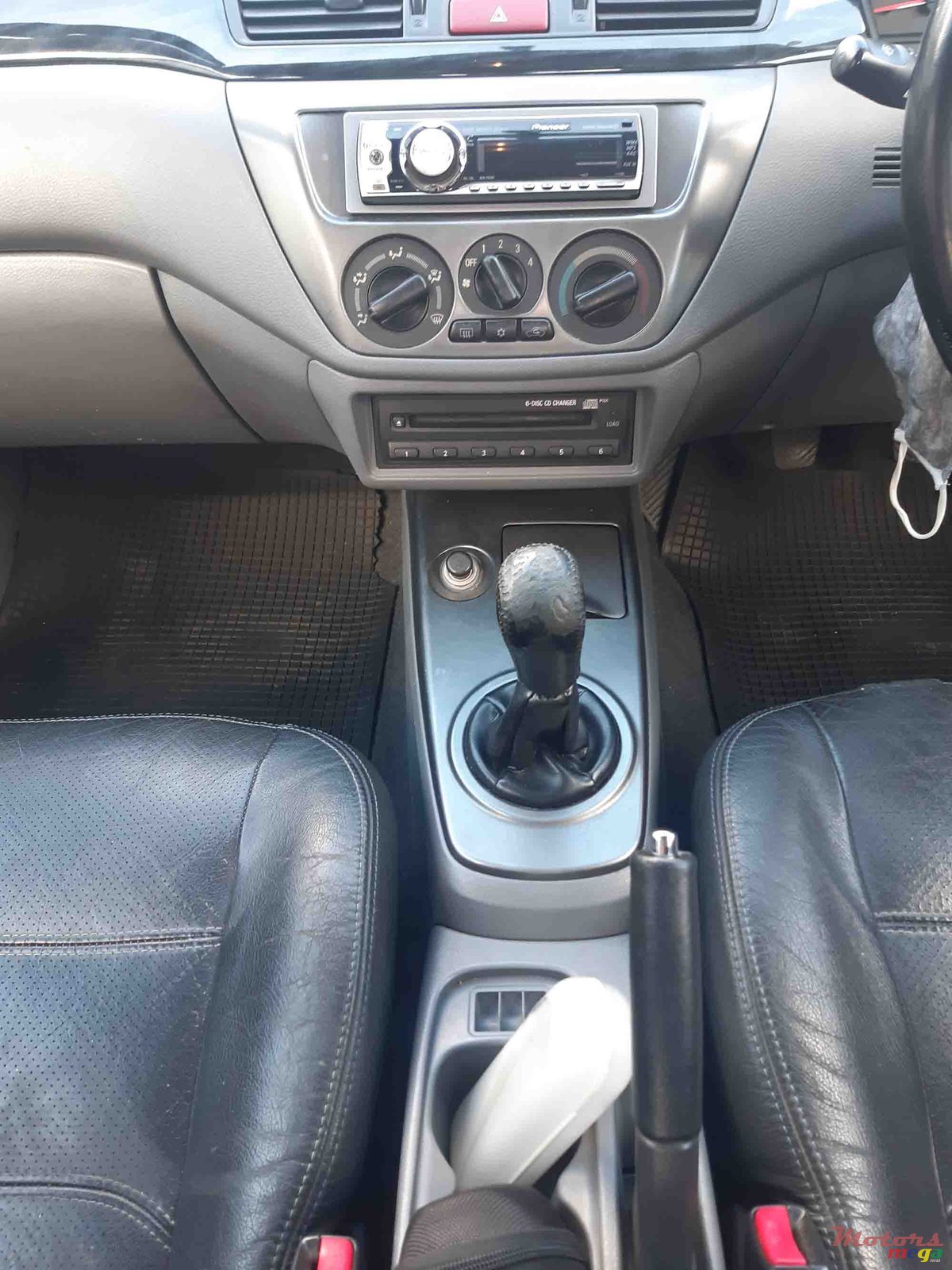 2006' Mitsubishi Lancer photo #6