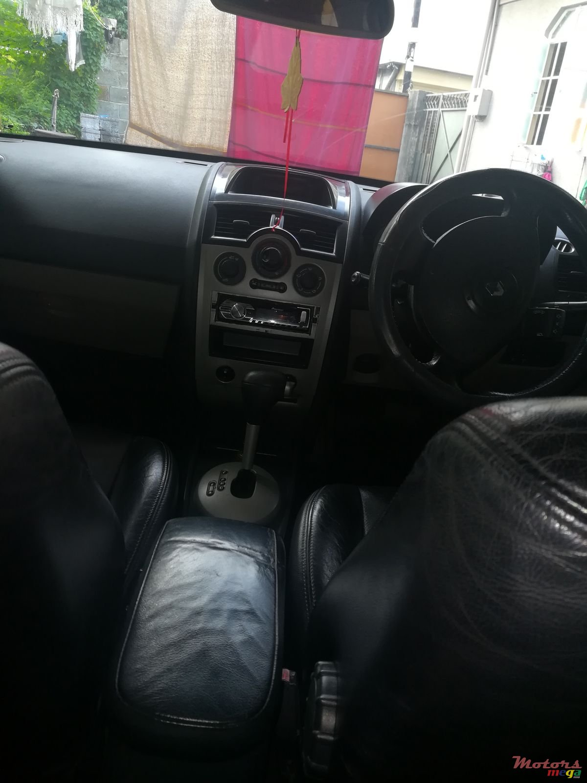2004' Renault Megane photo #3