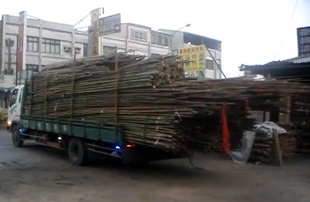 How to Unload a Truckload of Bamboo Poles