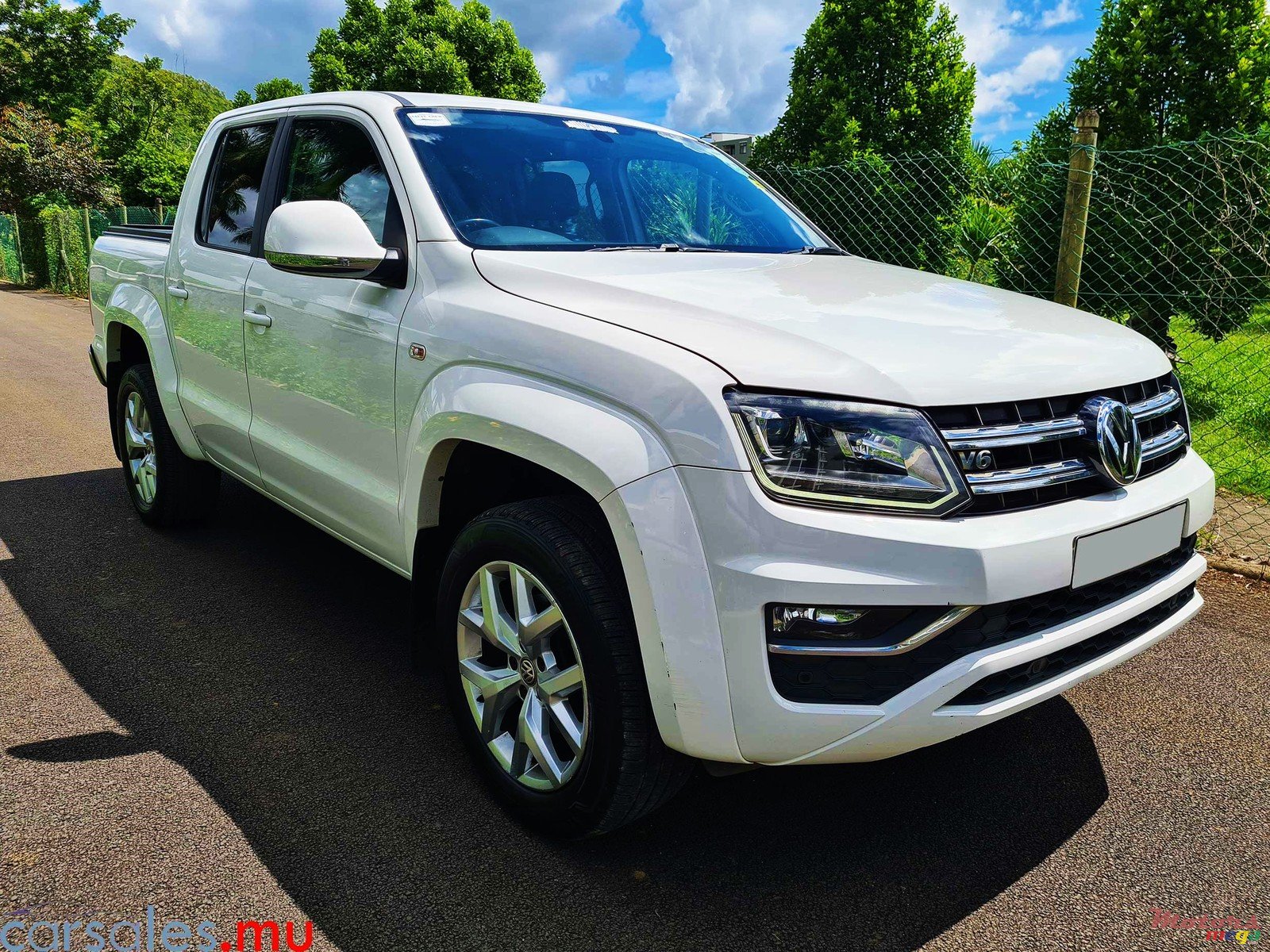 2018' Volkswagen Amarok 3.0 V6 TDI photo #2