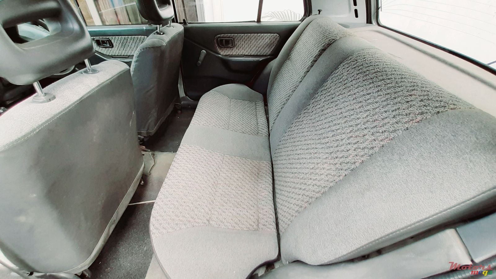 1992' Daihatsu Charade photo #2