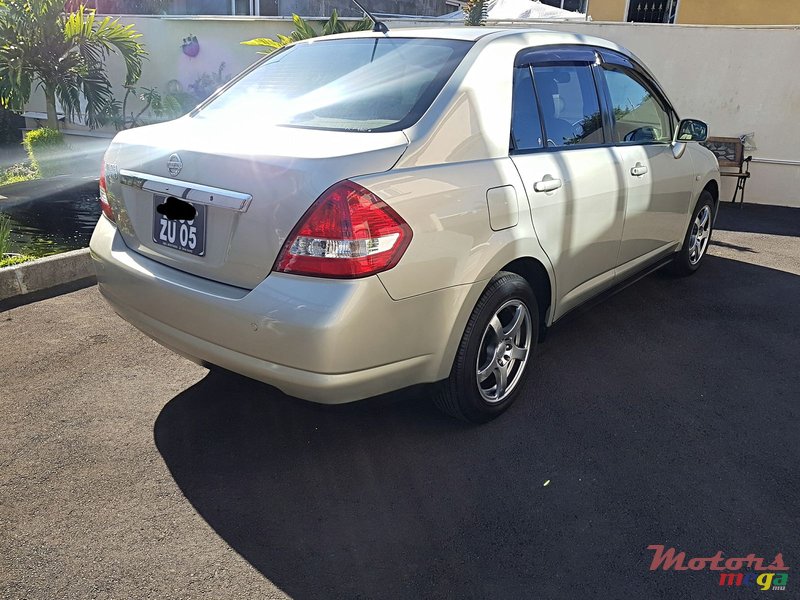 2005' Nissan Tiida automatic photo #3