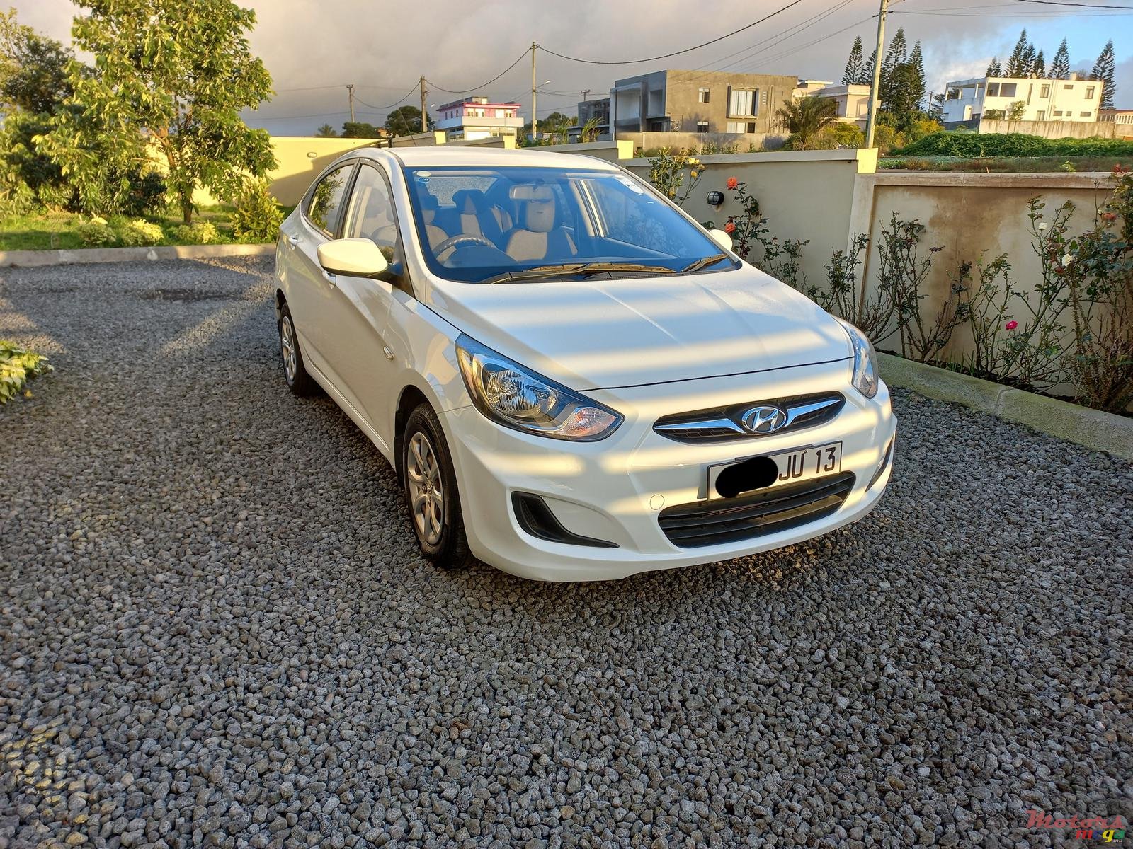 2013' Hyundai Accent photo #1