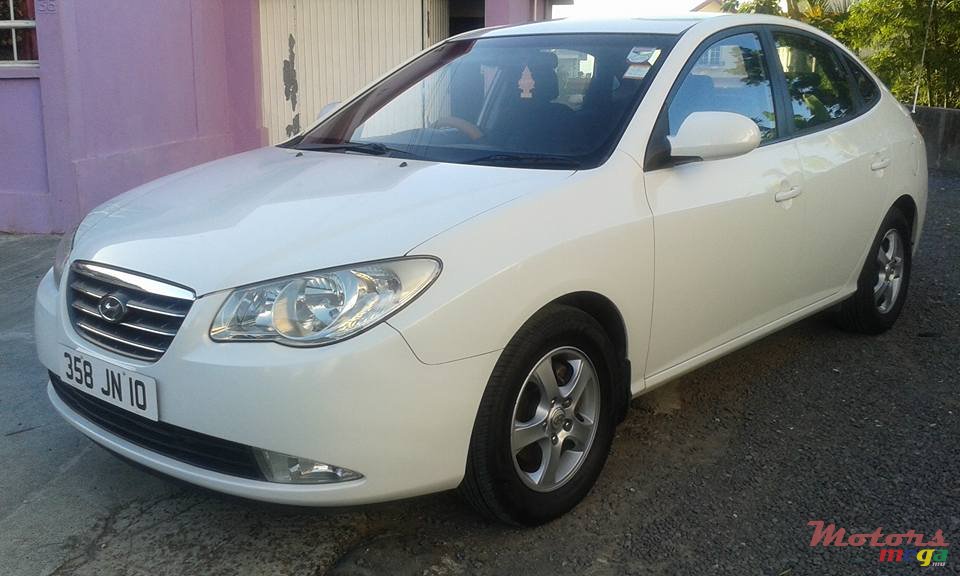 2010' Hyundai Elantra photo #1