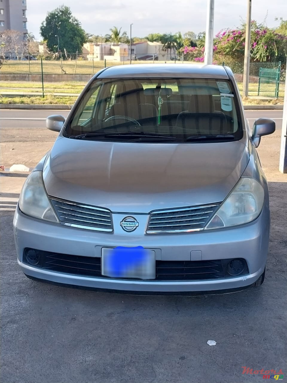 2005' Nissan Tiida photo #1