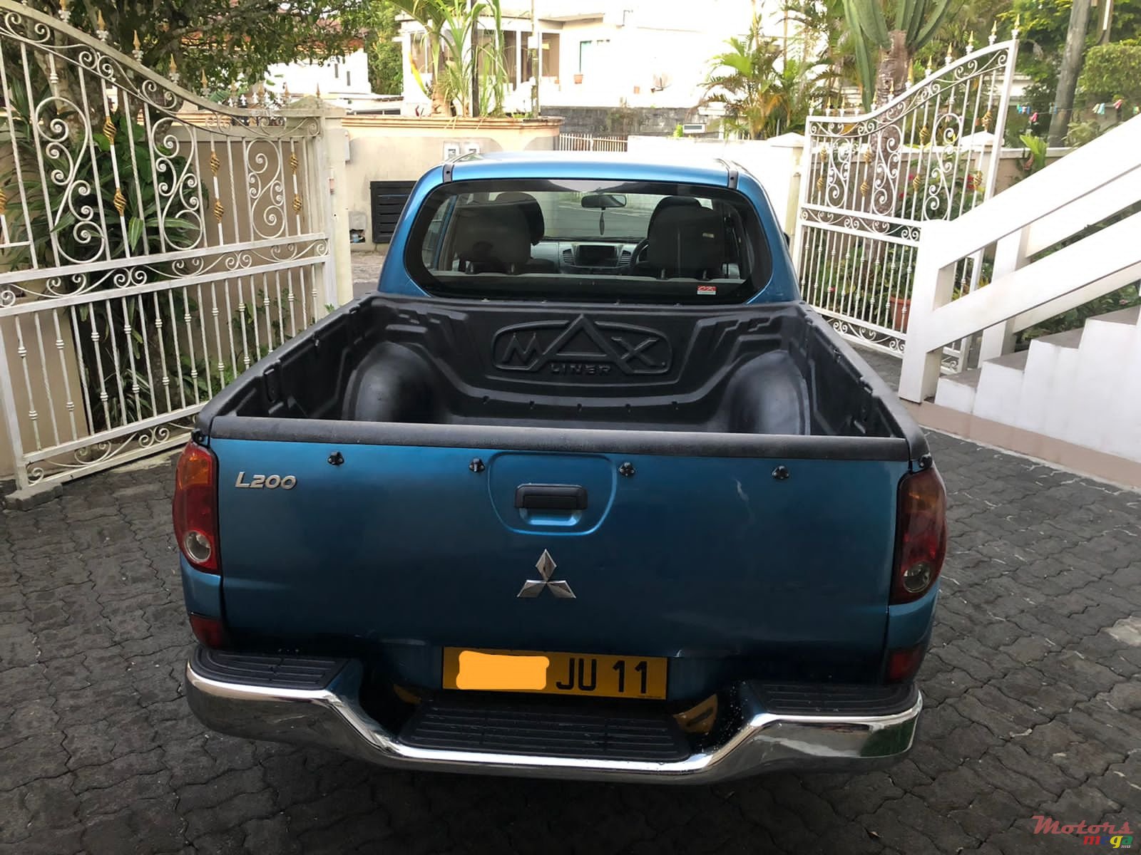 2011' Mitsubishi L 200 photo #5