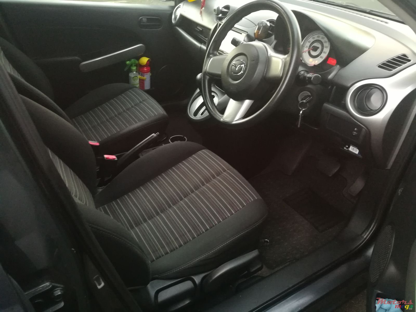 2009' Mazda Demio photo #6