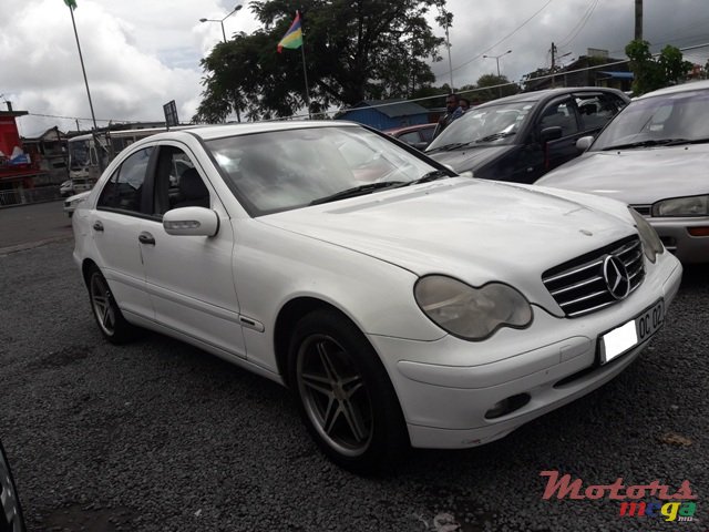 2002' Mercedes-Benz C-Class C 180 photo #4