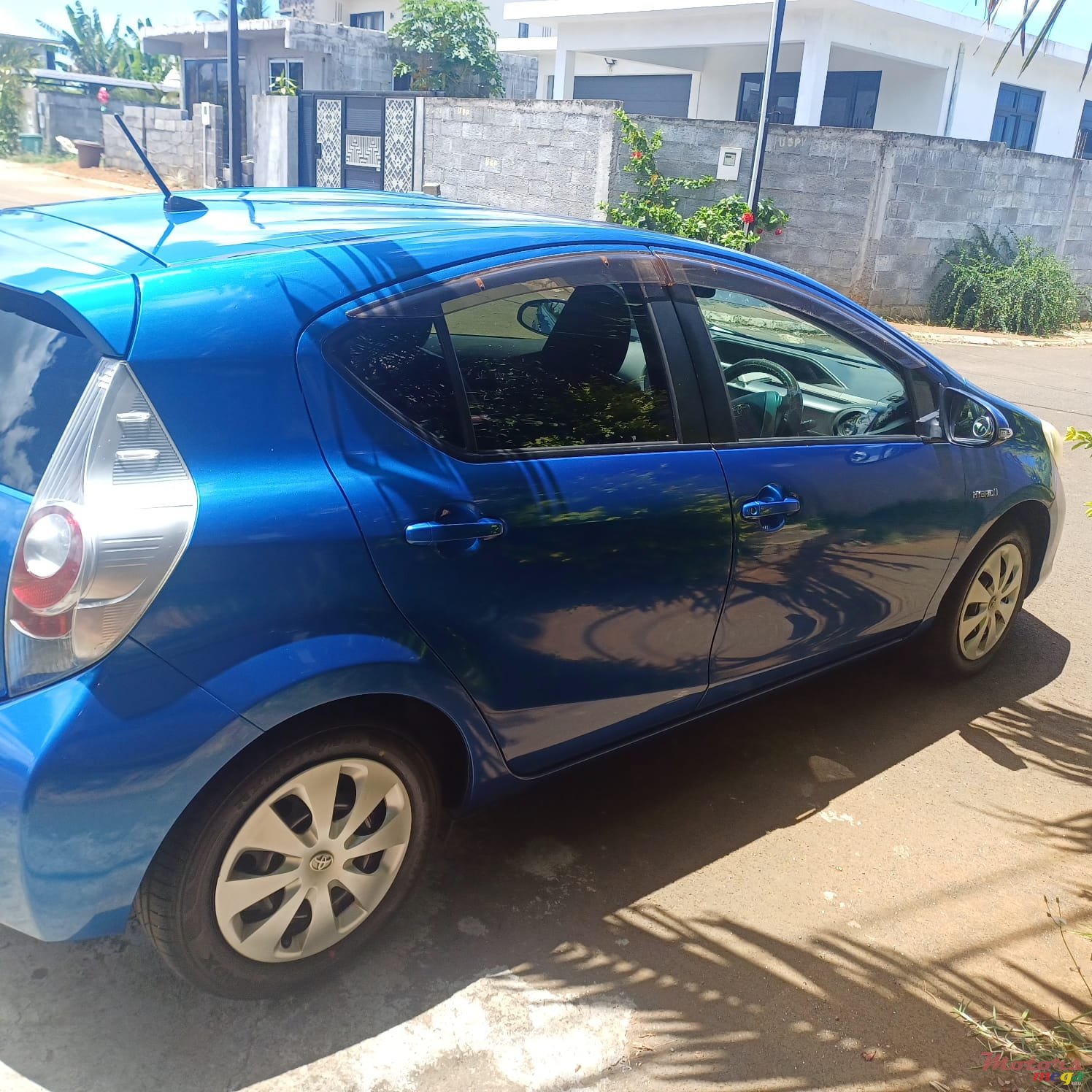 2014' Toyota Aqua photo #6