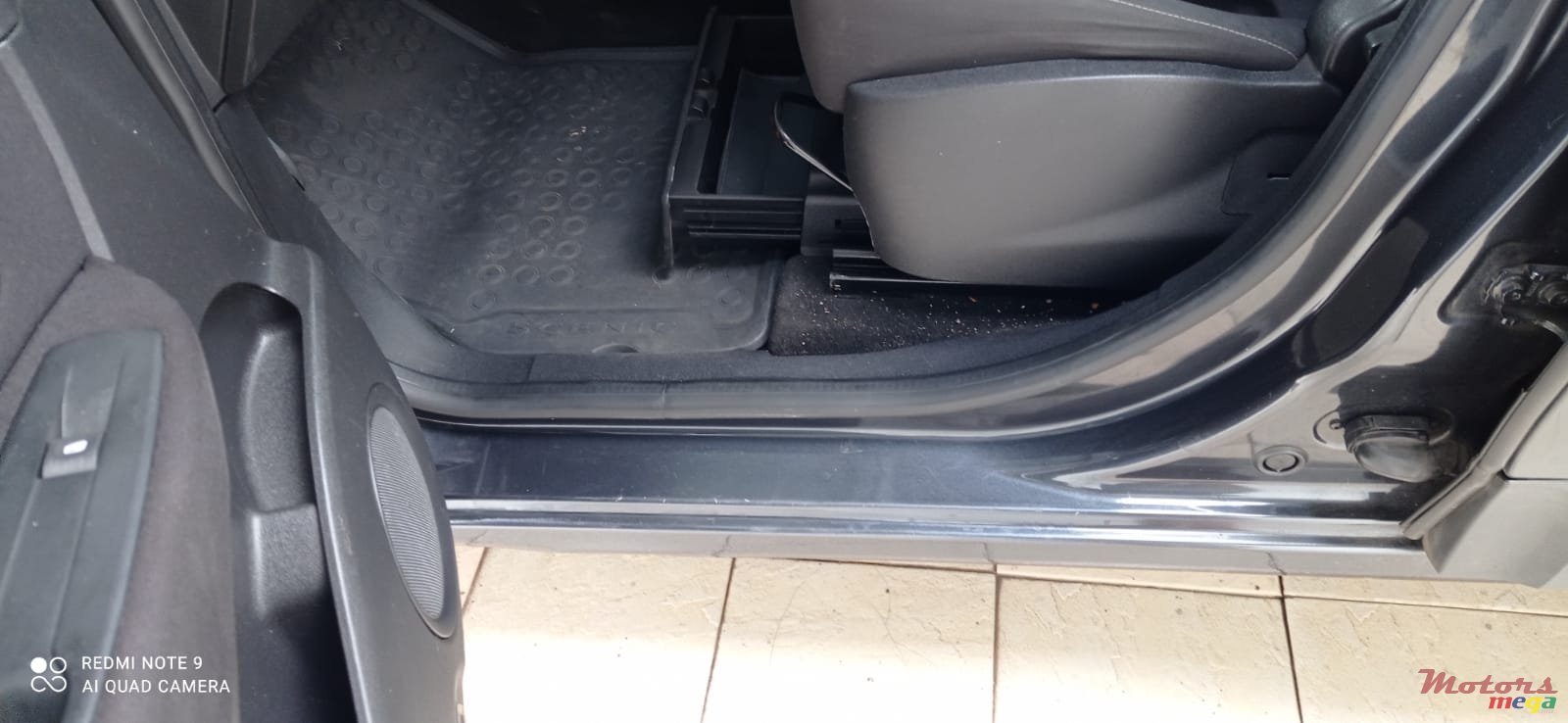 2011' Renault Scenic 3 Phase 1 photo #3