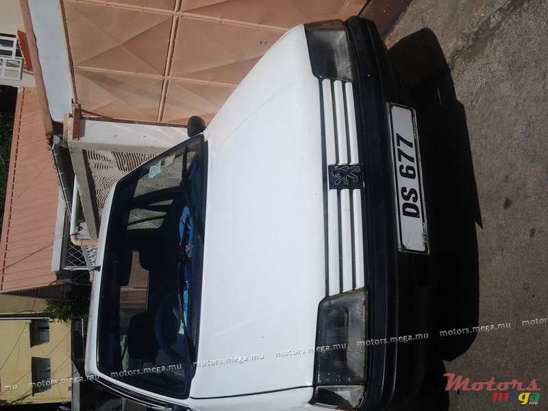 1990' Peugeot 205 photo #1