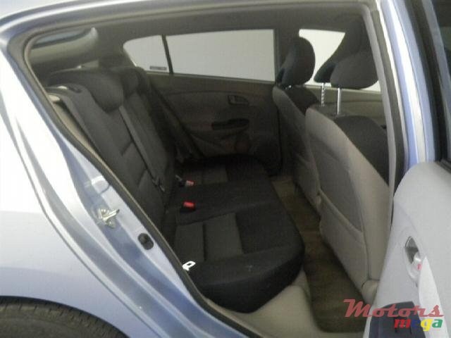 2010' Honda Insight photo #5
