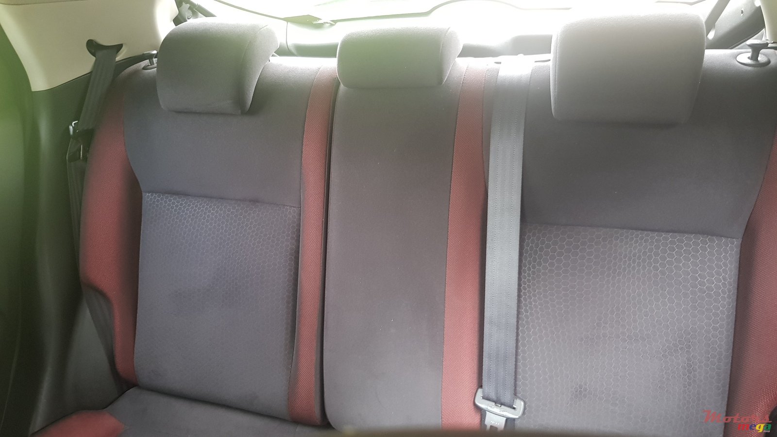 2012' Nissan Juke RX turbo photo #2