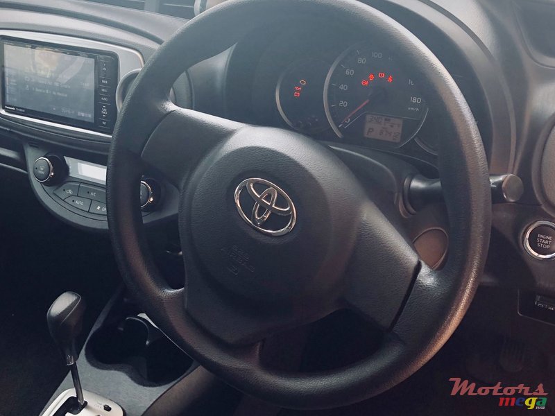2014' Toyota Vitz photo #3