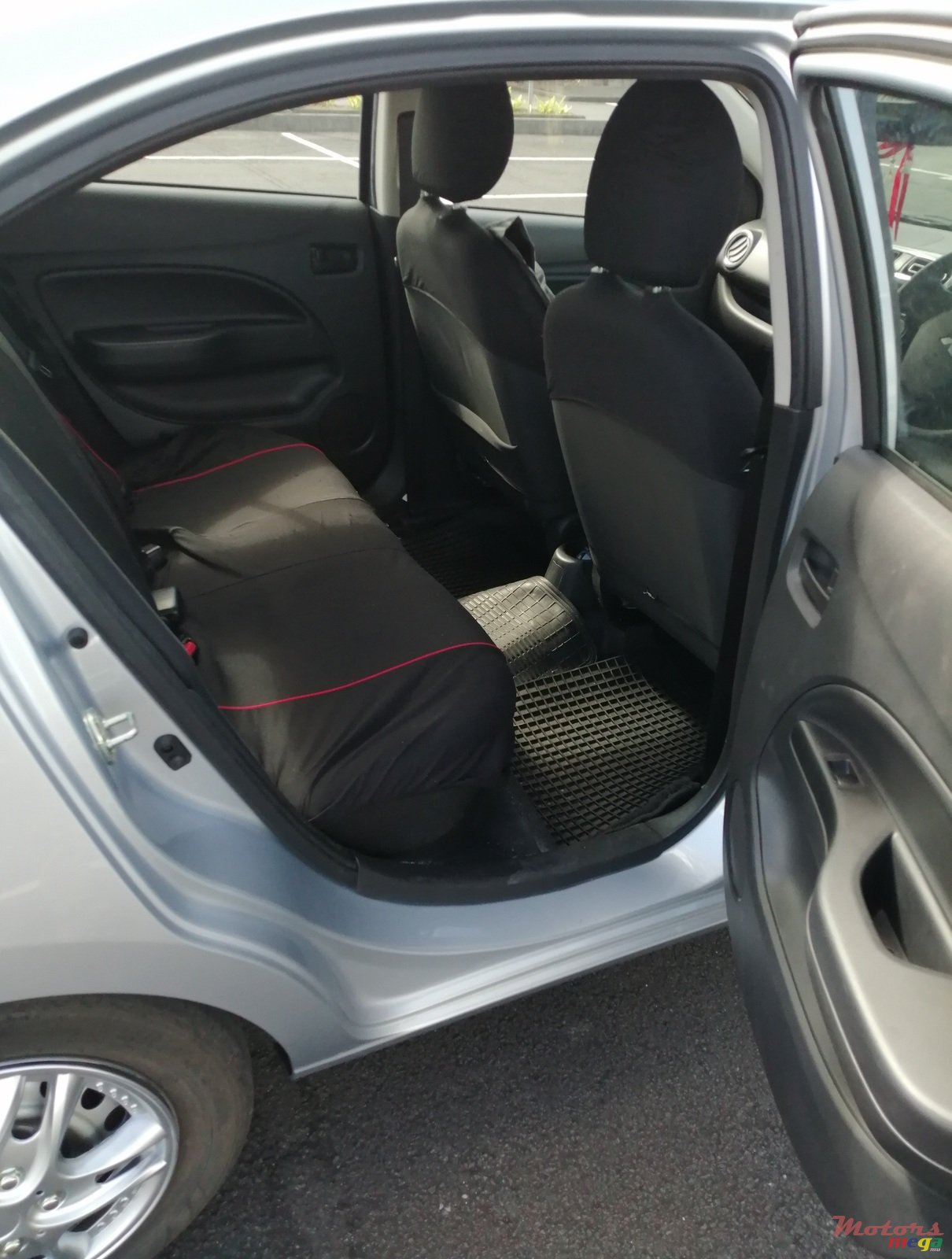 2014' Mitsubishi Attrage GLX SALOON photo #6