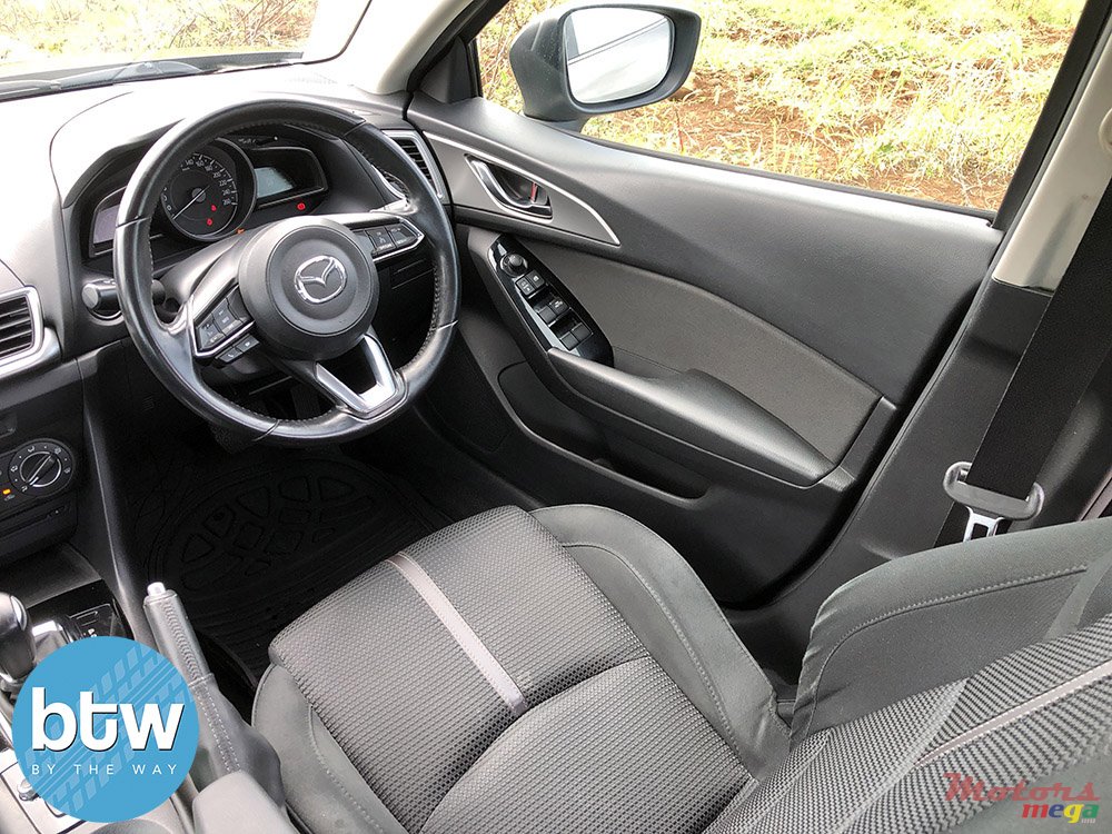 2018' Mazda 3 photo #5
