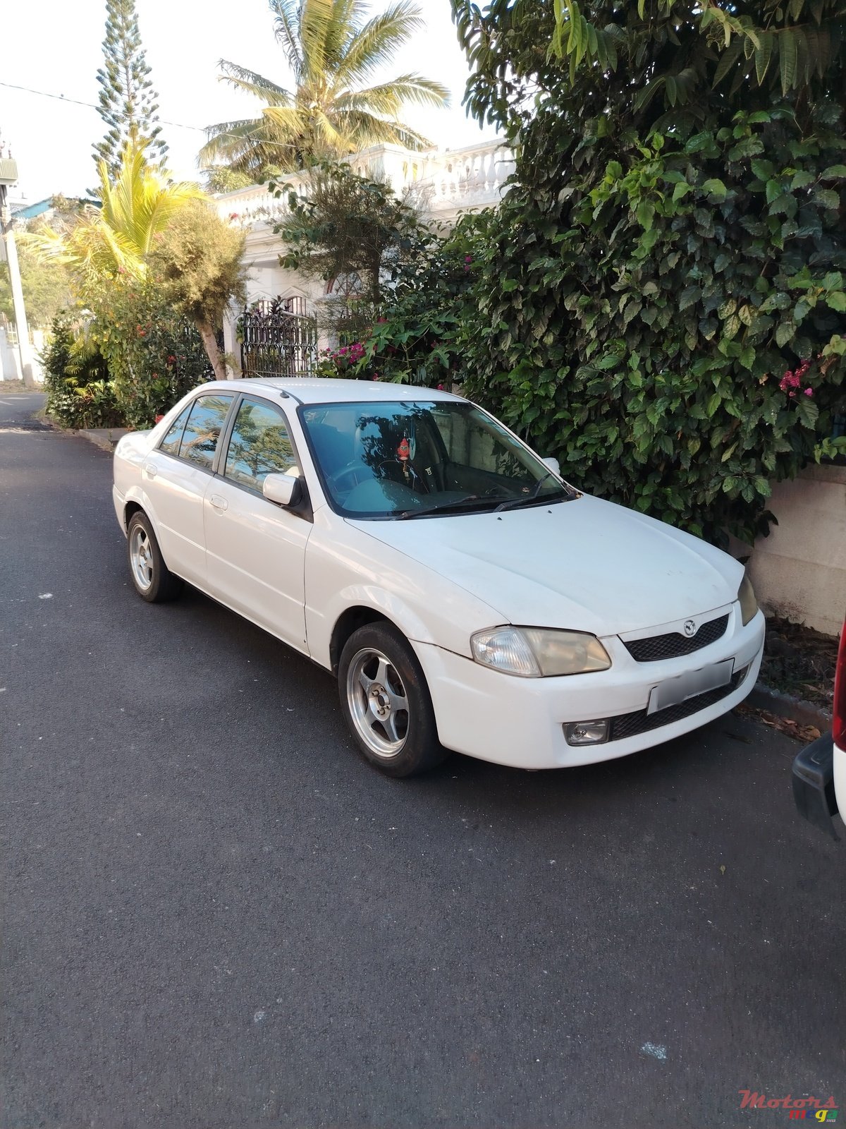2000' Mazda Familia photo #1