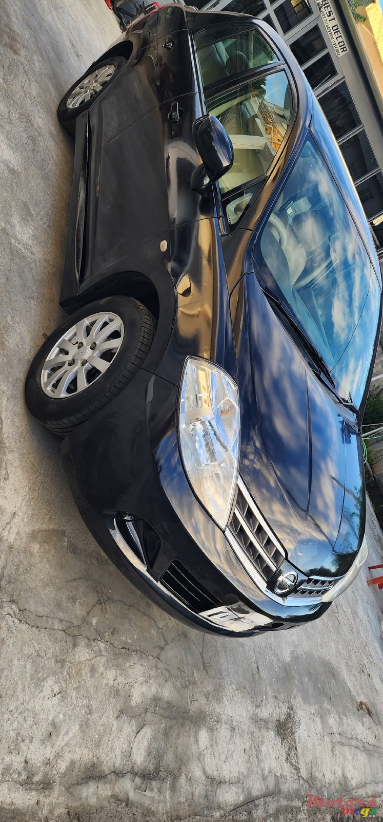 2012' Nissan Tiida photo #1