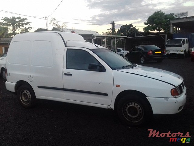 2005' Volkswagen Caddy photo #1