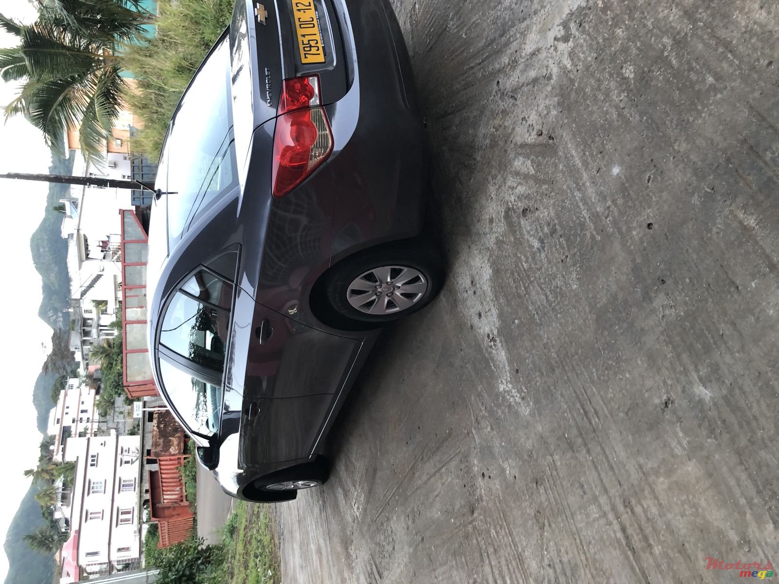 2012' Chevrolet Cruze photo #2