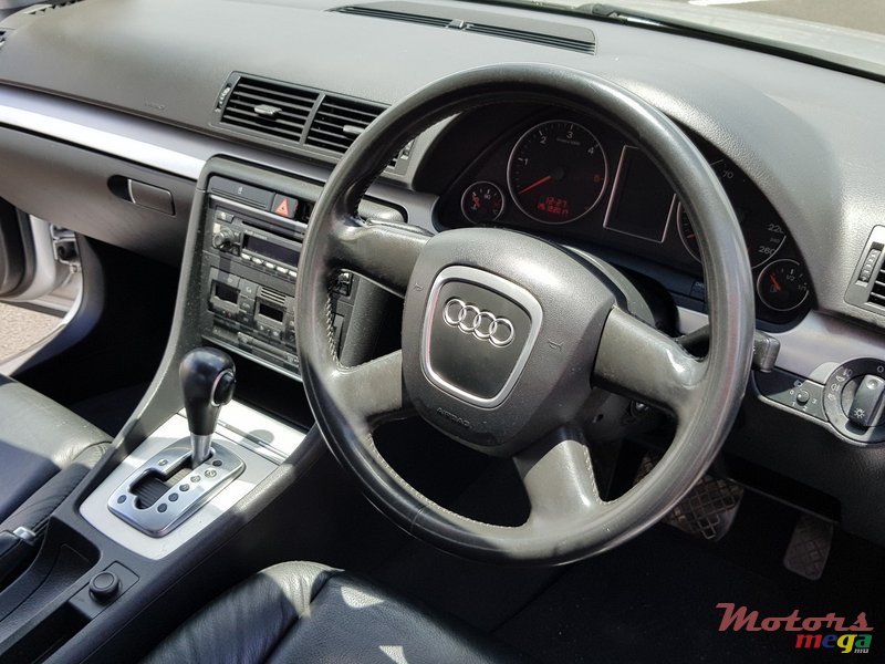 2005' Audi A4 Original photo #6