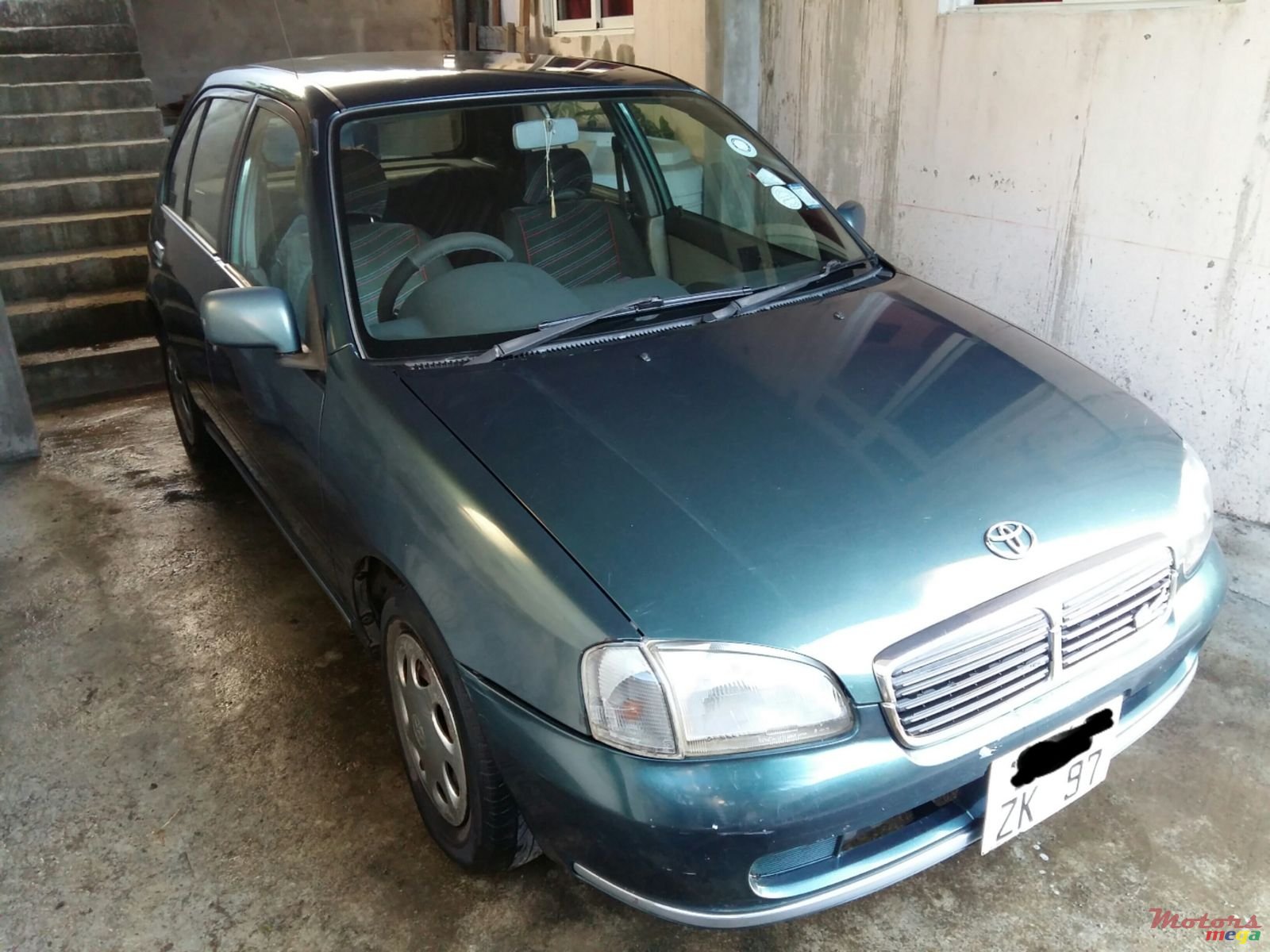1997' Toyota Starlet Carat photo #2