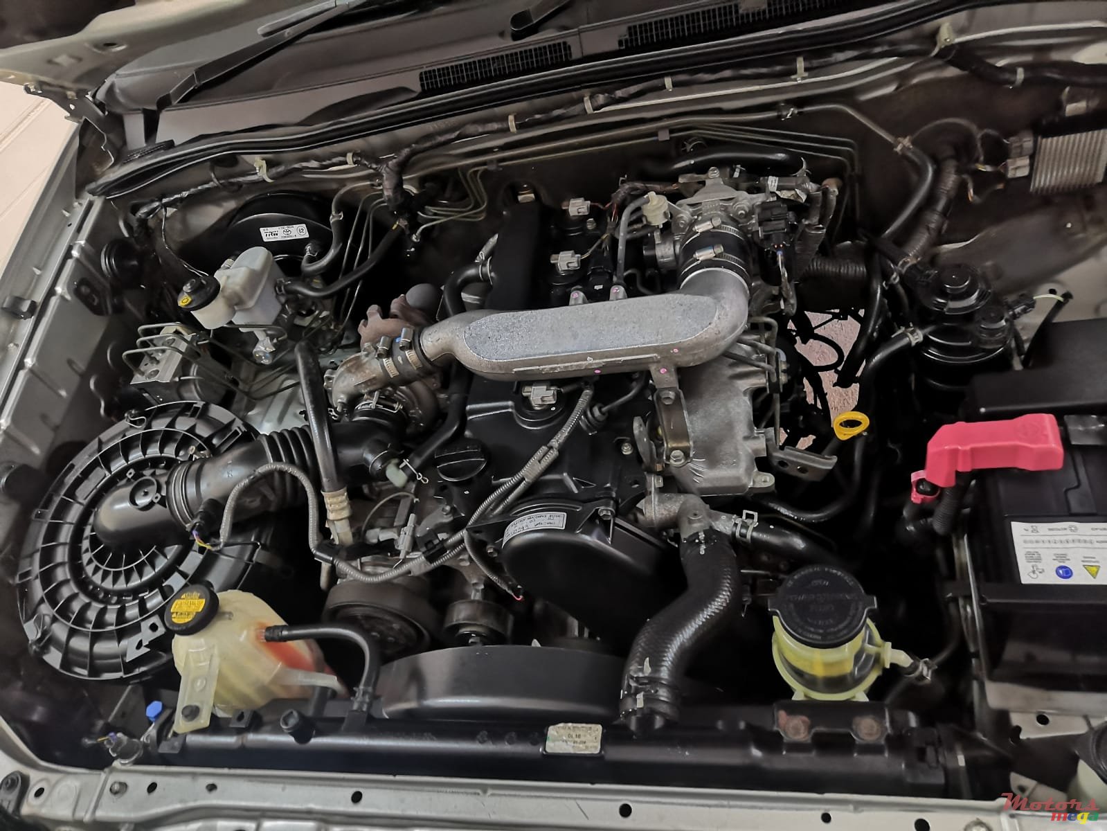 2013' Toyota Hilux 2.5 Turbo photo #3