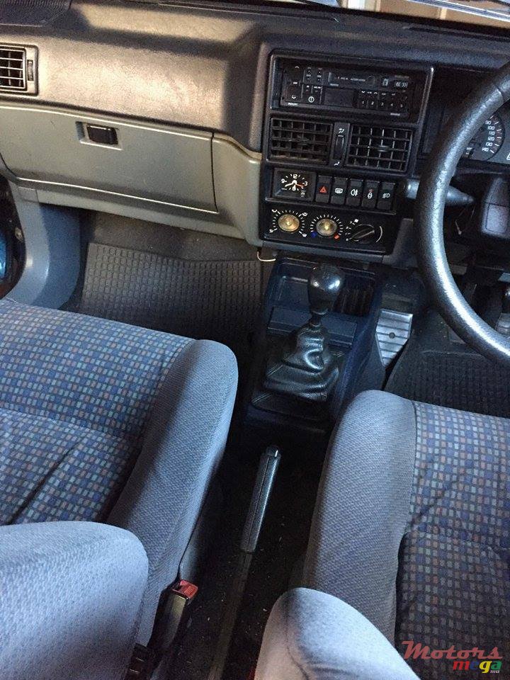 1992' Renault 19 photo #3