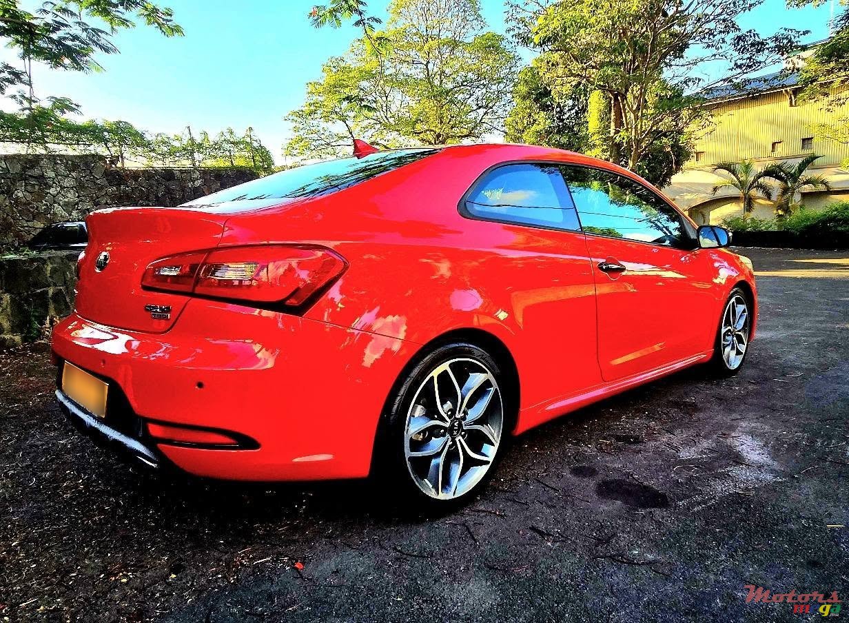 2015' Kia Cerato Coup photo #4