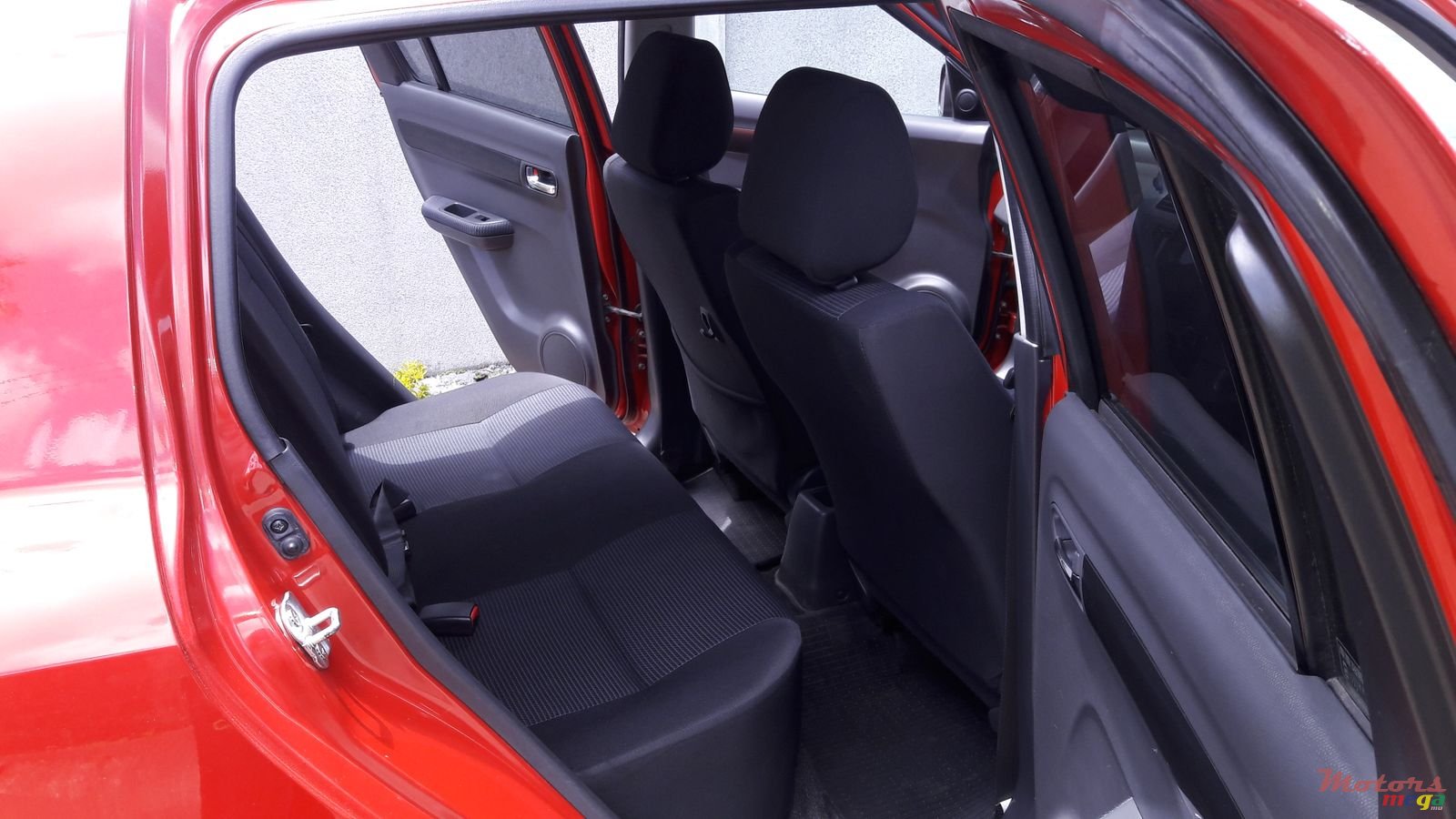 2009' Suzuki Swift Japan photo #3