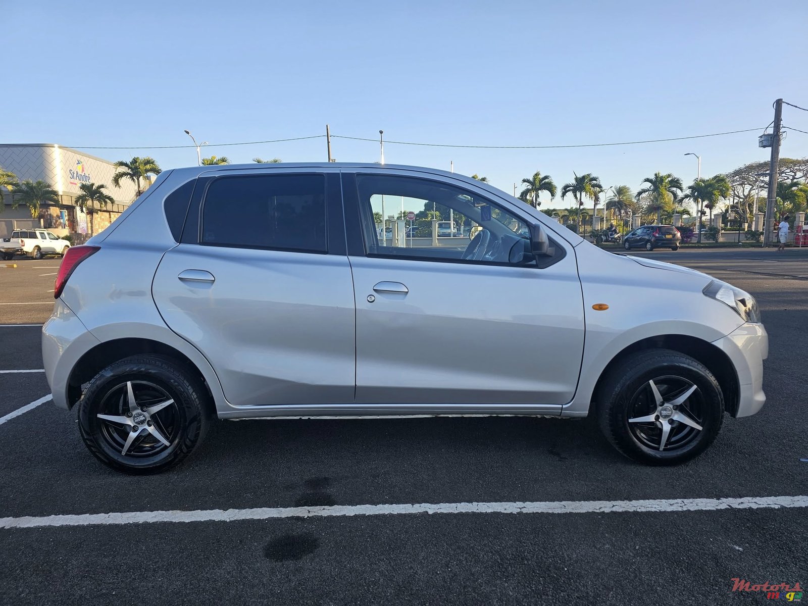 2018' Datsun Go photo #2