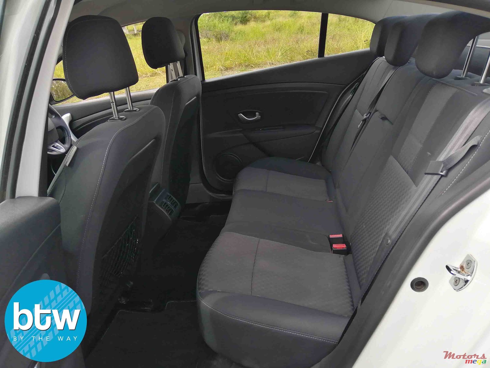 2012' Renault Fluence Automatic photo #3