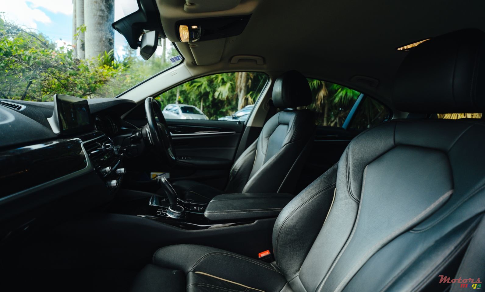 2019' BMW 530 photo #6