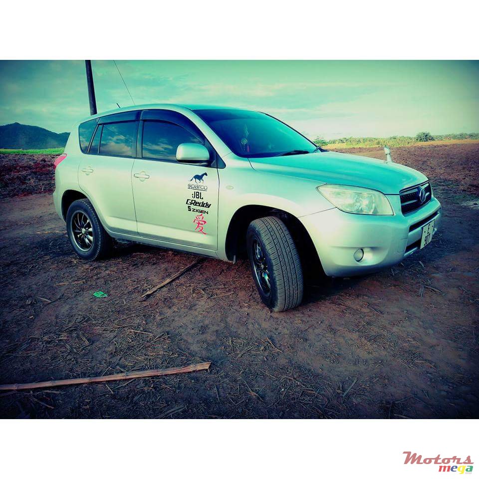 2008' Toyota RAV4 photo #3