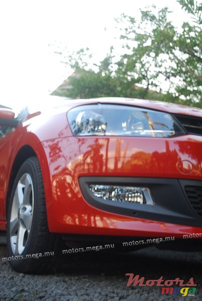 2010' Volkswagen Polo photo #1